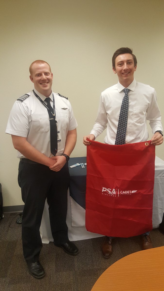 PSAAirlinesInc's tweet photo. Help us welcome our three newest Cadets from @CochiseCollege! #PSACadet #BePSA https://t.co/bTew7F5NtD