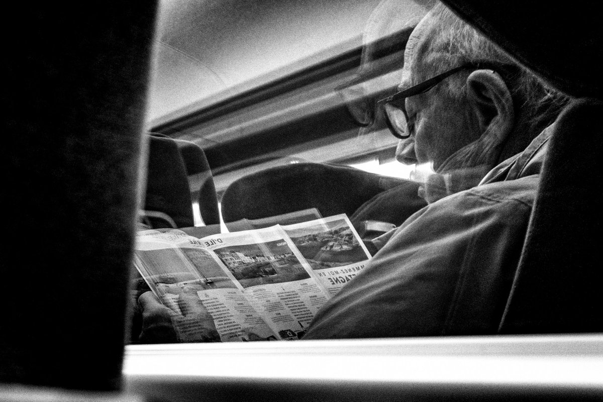 KoopsDK's tweet image. TGV LILLE DUNKERQUE 2017 #streetphotography #streetphoto #candid #lille #dunkerque #hautsdefrance #bw #noir #REFLECTION