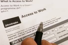 MsLoloJ's tweet photo. Do you think the #AccessToWork cap is bad news for #Deaf people? Contact your MP now! Ask them to join the Westminster Hall debate on #deafness on 30 November. For info in #BSL and help writing an email to your MP, see: https://t.co/ogQdvOLWwh https://t.co/y8syzTLoaq