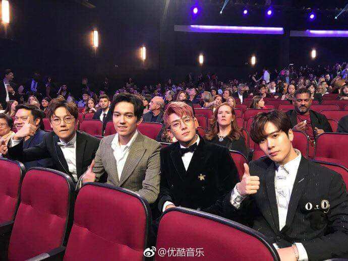 jjgata's tweet photo. Achem o Jackson nessa foto!!! #Jacksonwang #Got7 #Bts #Jackmon https://t.co/x6wqzsiTE9
