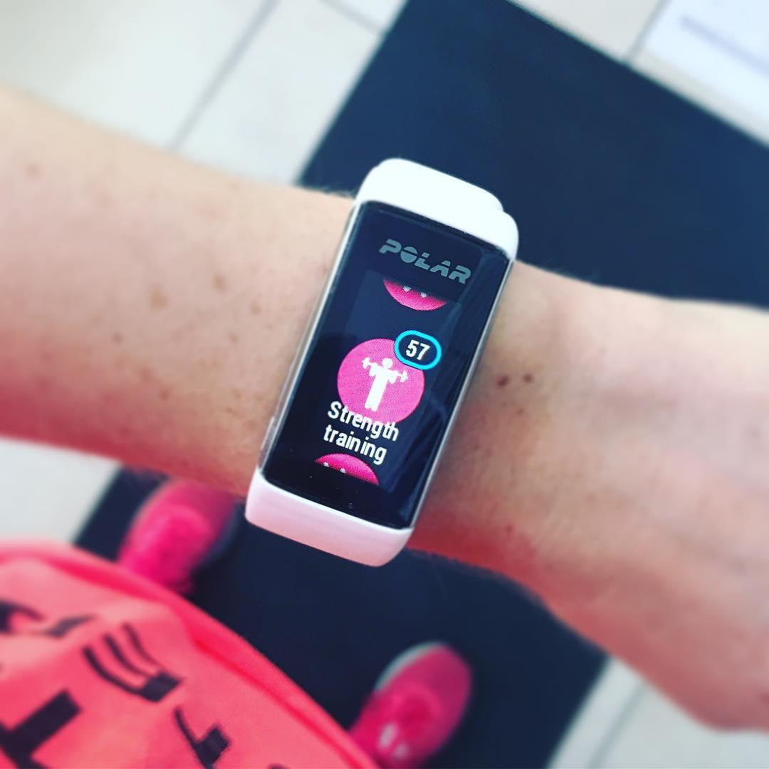 PolarGlobal's tweet photo. Why wait until January to make resolutions? Strength training ✔ 💪 Polar Ambassador @JaxPougnet #PolarA370 https://t.co/XJlDOUXiMP
