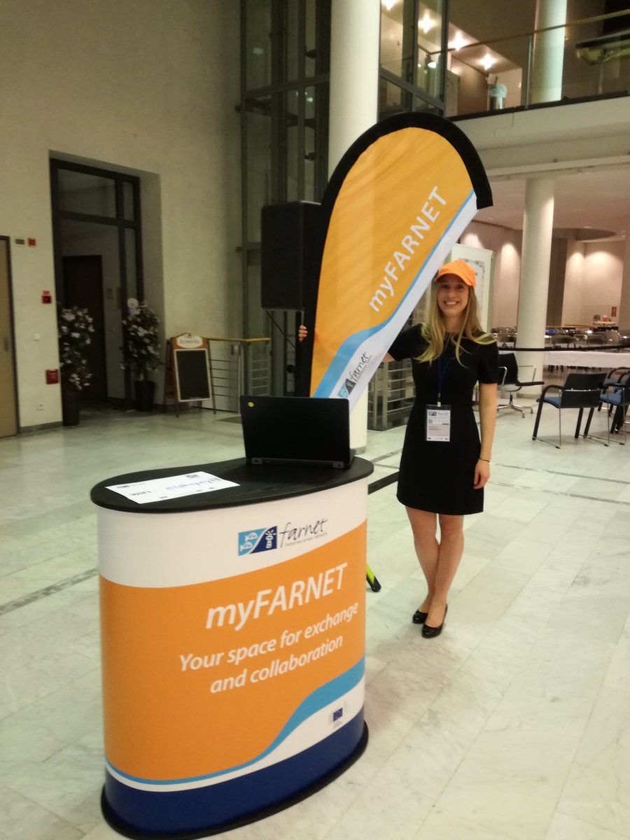 Margot_VanSoet's tweet image. Orange is the new #myFARNET! #FLAGs are all signing up at the @EU_FARNET in Weiden, Germany