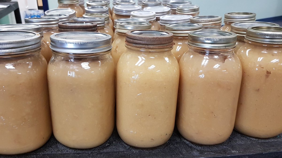 marslbar's tweet photo. Thanks Tara Sinclair and friends for making the #yummy #applesauce for @deliabulldogs https://t.co/rxOxnUUlEj