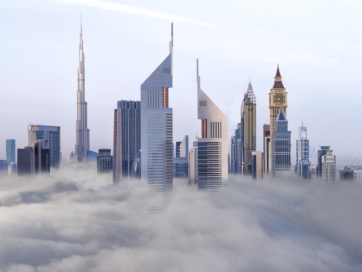 الجميع يسعى للتقدم إلى الأمام ، إلا #الإمارات نحو العلا تبتغي القمم