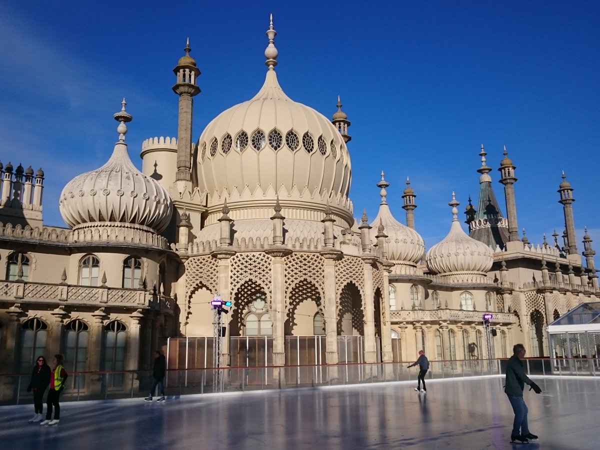 Taking a break from checking out Curious About #Brighton last week - Gorgeous setting for a  ⛸️or a 🚶‍♀️🚶. 
Enjoy 30% off two or more Curious About walks  from curiousabout.co.uk 
#becurious