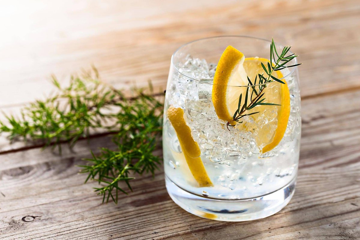 scottish_gin's tweet photo. You r choice of tonic is as important as your choice of #gin says Heston Blumenthal as her reveals how to make the perfect gin and tonic https://t.co/VwgPCgYS9B https://t.co/afAfxrRcZe