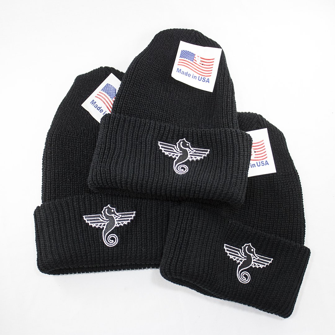 CWLabels's tweet image. A ✨ sneak peak ✨ of our custom in-house application service from start to finish! We sew, we press, we do it all! ✌️

#sewing #knitting #applicationservice #fashiondesign #wovenlabels #wovenpatches #custompatches #diy #beanies #hats #clothing #apparel #branding #merchandise