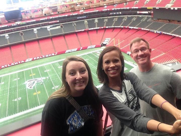 abbesson's tweet photo. RIP Georgia Dome @HantahBoyd #sportsmarketing2015 #NFLbathrooms #selfiestick https://t.co/7cVRQbMBDY