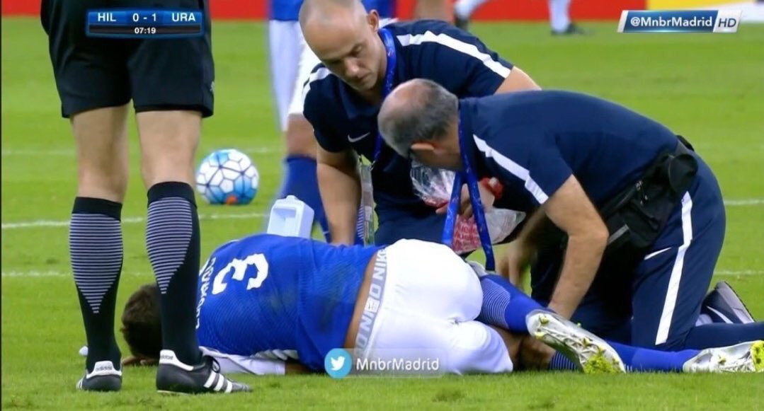 zzz2zzzz's tweet photo. #استقبال_ادواردو_بالمطار
أفضل لاعب مدريدي كرستيانو رونالدو أصيب وسقط في الدقيقة السابعه وحققوا البطوله ادواردو أفضل لاعب هلالي أصيب وسقط في الدقيقة السابعه وباذن الله تتحقق السابعه 💙💙💙 https://t.co/ozlkiGfBpk