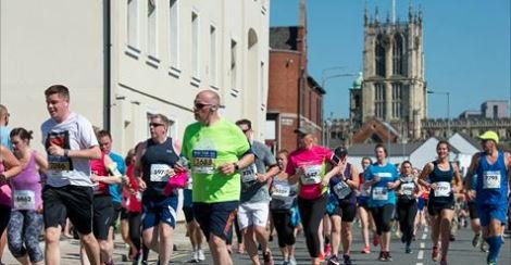 UniOfHull's tweet photo. 🙌 We're delighted that the brand-new @runforall Hull Half Marathon will see runners experiencing a trip round our beautiful campus! 🏃

We just know you're going to love it. https://t.co/rrou59JTNN https://t.co/18uXGcc70M