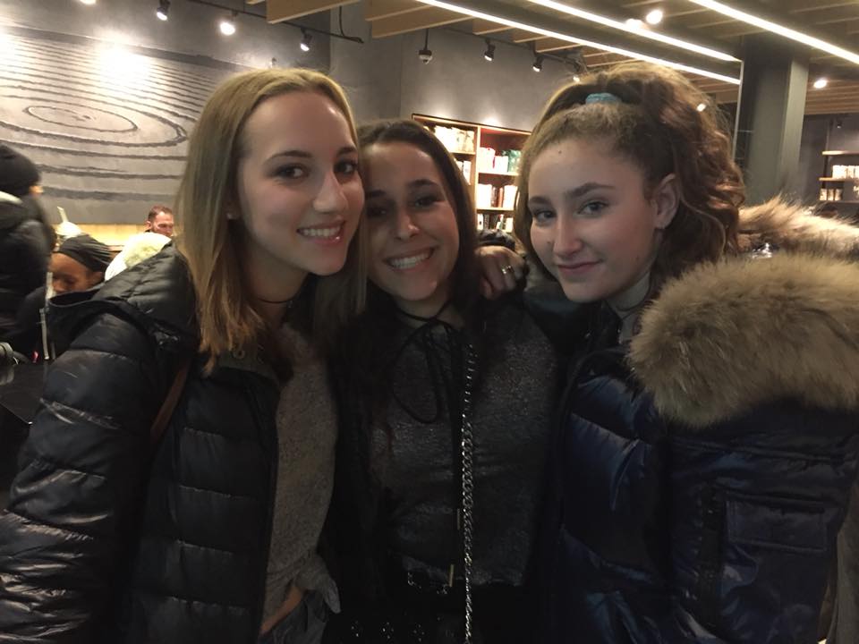 WorldSportsCamp's tweet photo. This is what #WorldSportsCamp is all about - we love to see the friendships formed and continued outside of camp! Hope you girls had fun!
#WSCFamily #OneWorldOneCamp https://t.co/J3u5gVQq00