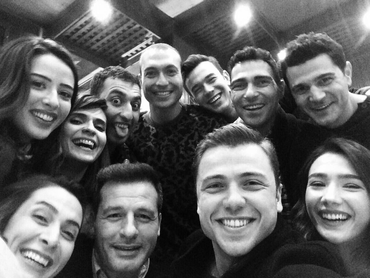 aytacsasmaz's tweet photo. Çok az kaldı !! #SevdamaSöz https://t.co/DCOah3l2hz