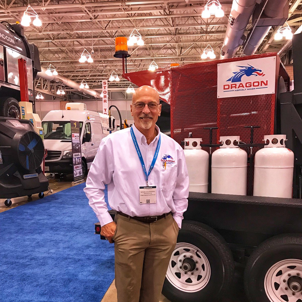 DragonAsphalt's tweet photo. We had an awesome time at the New Jersey League of Municipalities expo. Thanks to everyone who visited our booth.
#AtlanticCity #njleagueofmunicipalities #Expo #tradeshow #selfie #pothole #potholerepair #roadrepair #pa #ny #ct #md #roadwork #dpw #construction https://t.co/KeMgaPuAE0
