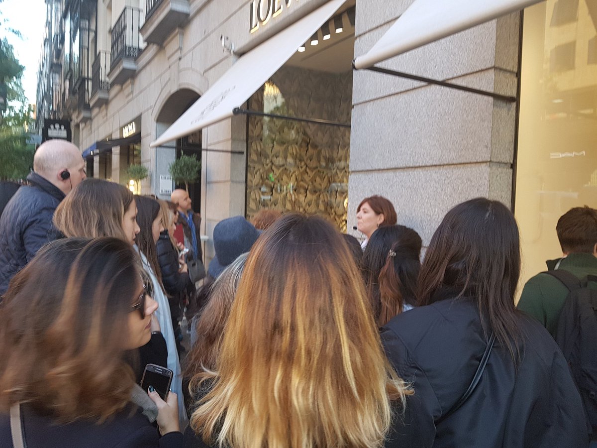 CamaradeMadrid's tweet photo. #escaparatismo #visualretailtour https://t.co/XiDklPST6b