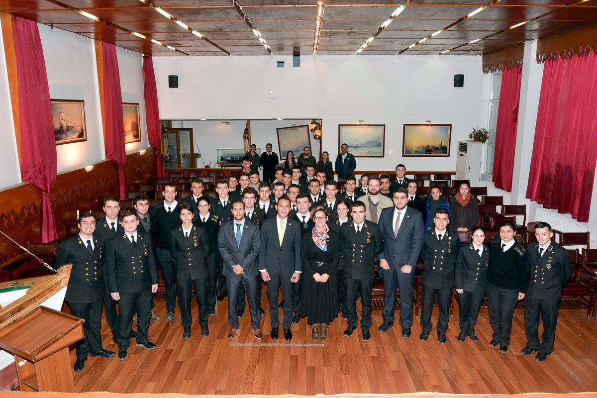agnunezs's tweet photo. As part of our National Day Celebrations, we had the opportunity of presenting “Panama, The Great Maritime Connection” (Panama Canal Updates & 100 years of Ship Registry) to students from the Maritime Faculty of the Istanbul Technical University. #PanamaInTurkey #VivaPanama https://t.co/Y88WB4W2Bz