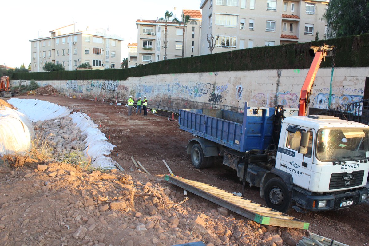 TodoBenicassim's tweet photo. Arrancan las #obras para construir el #puente sobre el #barranco de #Farja en #Benicàssim. https://t.co/1KW88ZzQTz https://t.co/nmMnnwhqLC