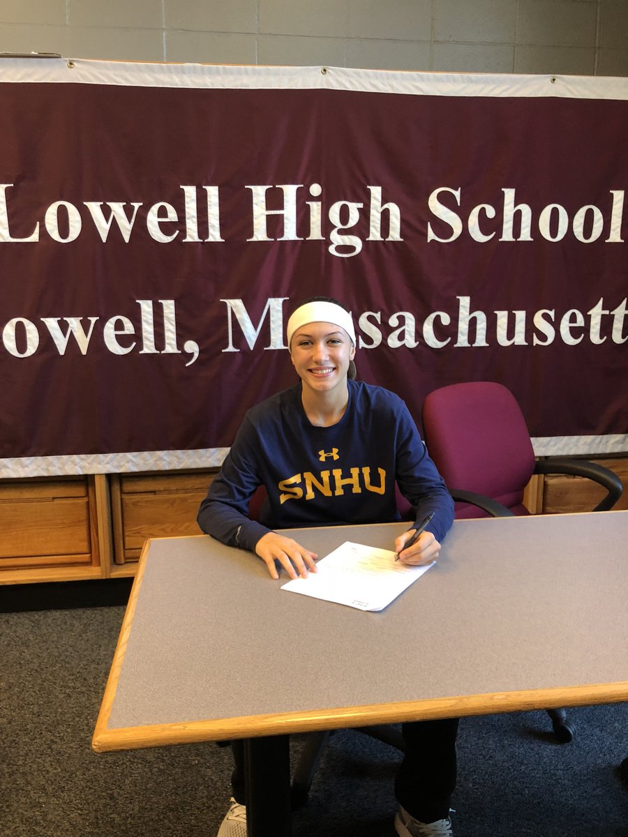 EHouseLHS's tweet photo. Congrats E house student Brittany Mota on signing to play softball at @SNHU #pride https://t.co/99cTVsCDx5