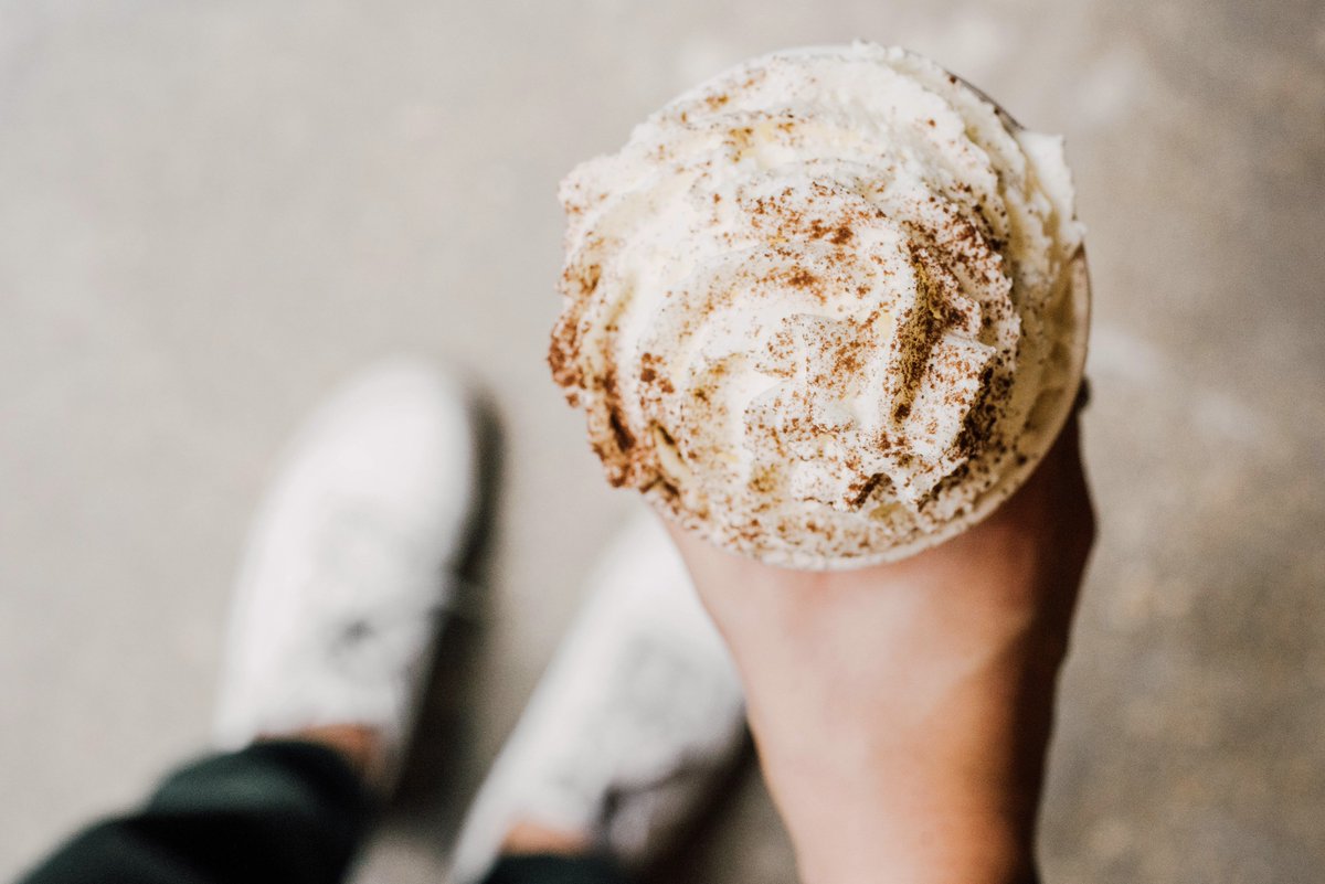 columbus_cafe's tweet photo. Le moka avec crème fouettée ou comment trouver la motivation pour commencer la semaine du bon pied 👣 https://t.co/qlTfUtRVoz