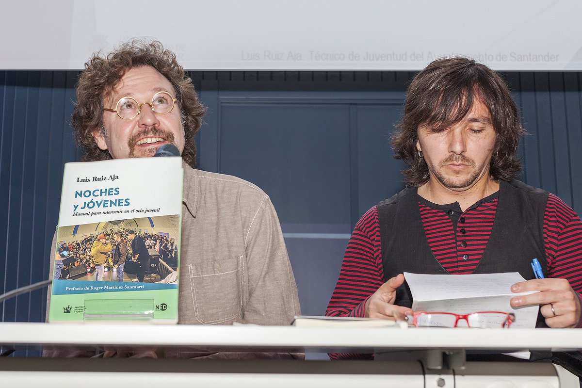 ned_ed's tweet photo. Todas las fotos de la presentación de "Noches y jóvenes" en nuestro facebook #Santander #Ocio #Ocioalternativo #Jovenes #AyuntamientodeSantander #NedEdiciones #CentroCulturalDoctorMadrazo https://t.co/WeULbbicYP