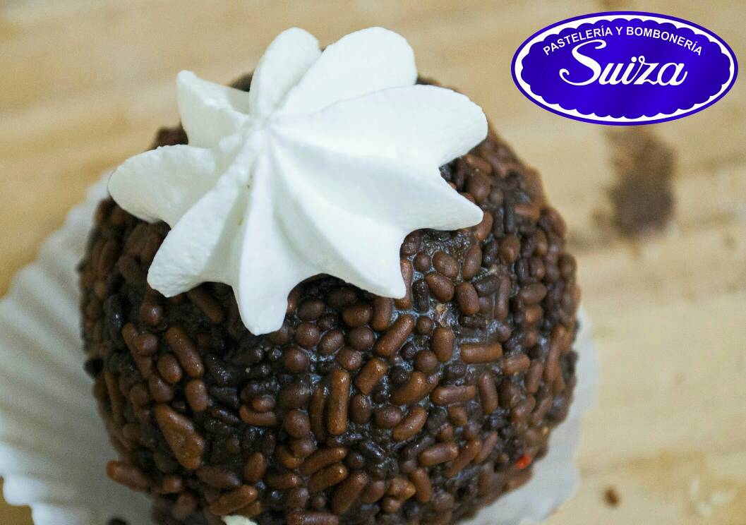 Aumenta tus niveles de energía y concentración con dosis de trufas de chocolate, al mejor estilo Suiza Pastelería! 😋🍫 .

Te esperamos en el dulce clásico de la ciudad jardín.

Pastelería y Bombonería Suiza.

Ubícanos en la Av Miranda Este.🚩