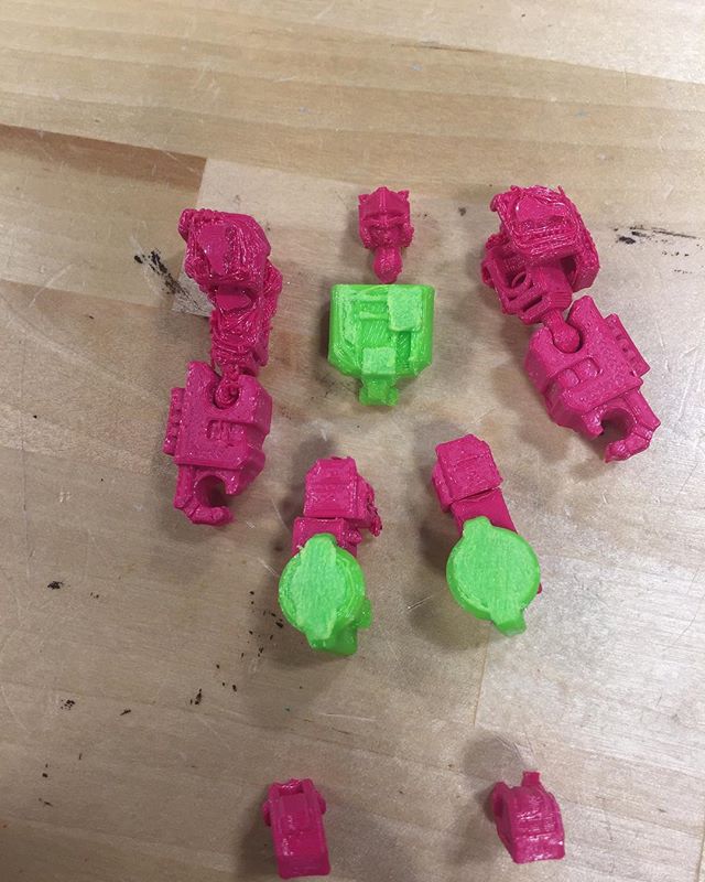 UNC_BeAM's tweet photo. Oh well, if every pork chop were perfect we wouldn’t have hot dogs #transformers #roc #realmofcollectors #tffansunite #toystagram #toypops #mechaunion #3dprinting #customtoys #postbyjdk https://t.co/7vU1U3sqJh