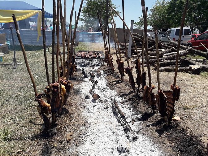 primiclorinda's tweet photo. ri#Turismo #Tradición #RiachoHeHe vivió una espectacular jornada con el #FestivaldelAsadoCriollo https://t.co/3tmzyUYhw7 https://t.co/KaQA9eX5hZ