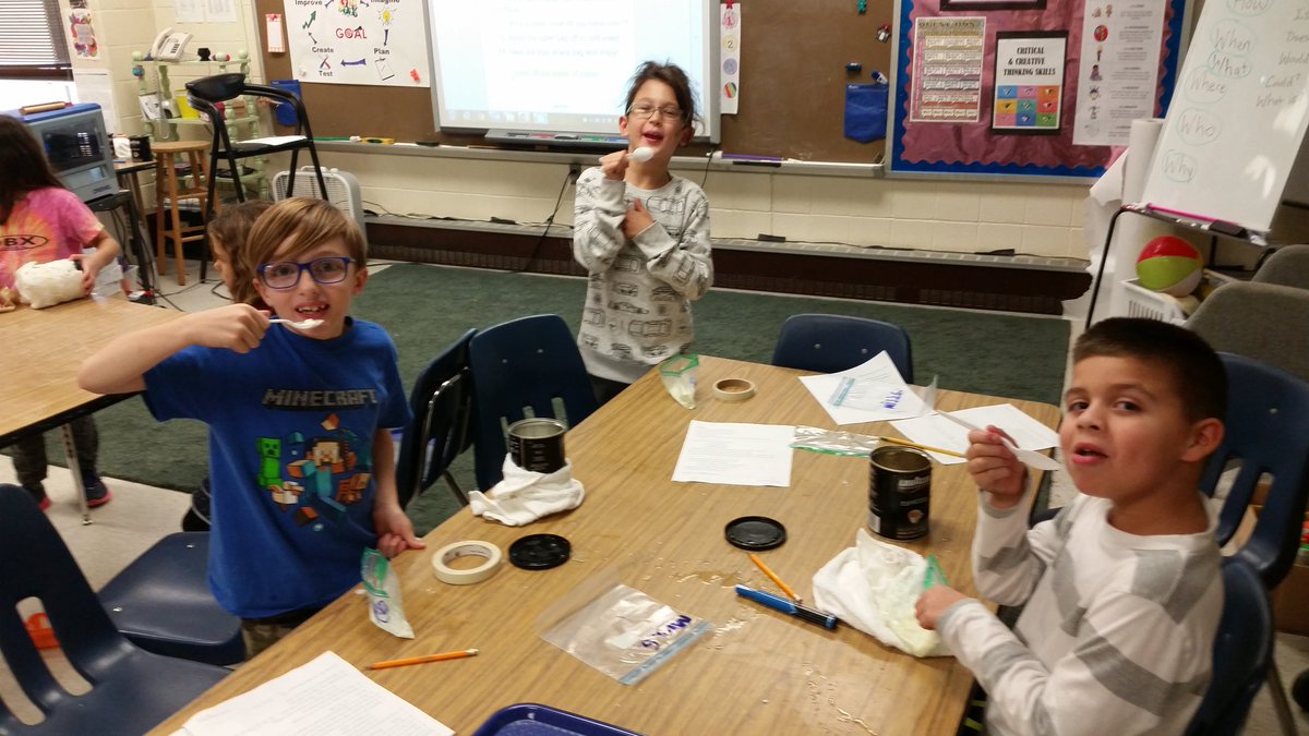 FoxMillESAAP's tweet photo. 2nd grade got to eat their science when we made ice cream! #projectclarion @fcpsaap @fcpssteam https://t.co/VBanb9Gheo