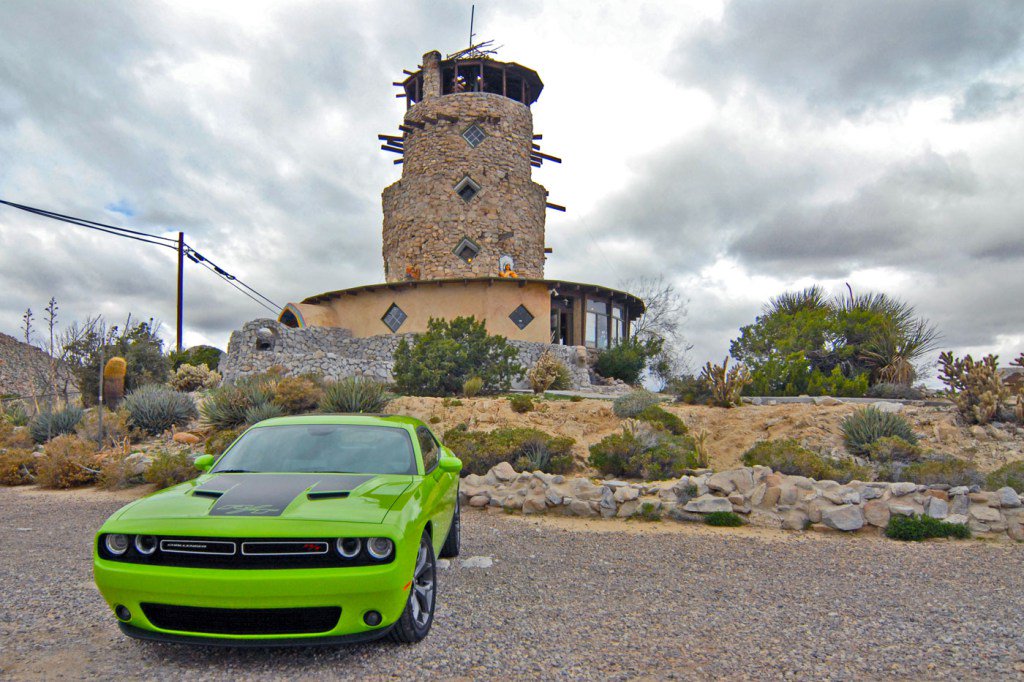 Desert View Tower's for sale; your chance to own a piece of history #roadsidekitsch… joyride.guru/other-stuff/de…