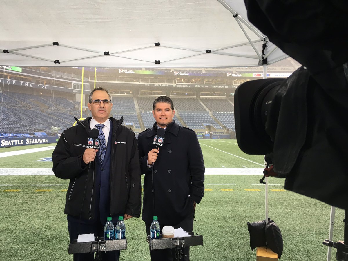 FullNelsonVideo's tweet photo. The weather has turned a little sour in Seattle...@MikeSilver @OmarDRuiz @nflnetwork #SEAvsATL #MNF2017 https://t.co/Xfvm5vOJXN