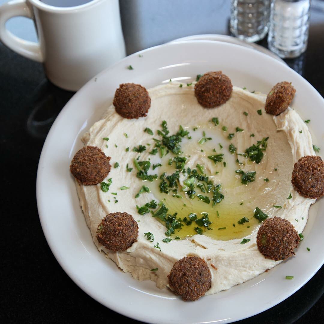 The falafel and hummus at <a href="/CasablancaMem/">Casablanca Memphis</a> is perfect for #MeatlessMonday 🍴😋
#MemphisFood #901yum