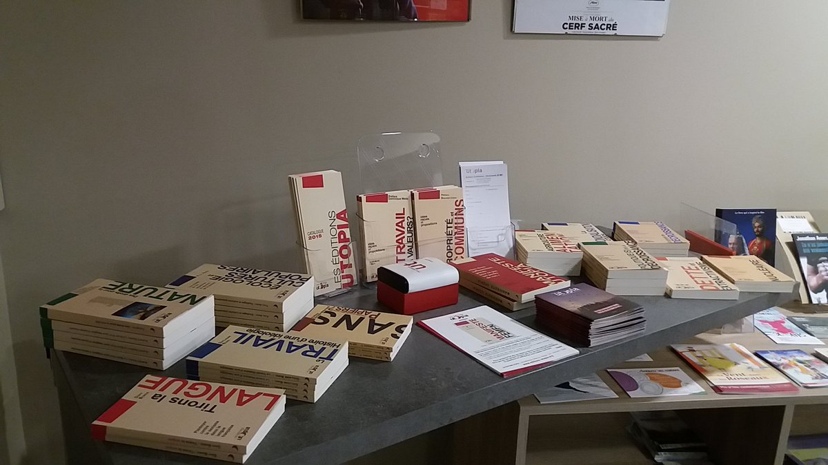 Festival #Démocratie du <a href="/MouvementUtopia/">Utopia</a> prêt à Buis-les-Baronnies: stand de livres en place, paré pour projection <a href="/DCDC_lefilm/">DesClicsDeConscience</a> vendredi!