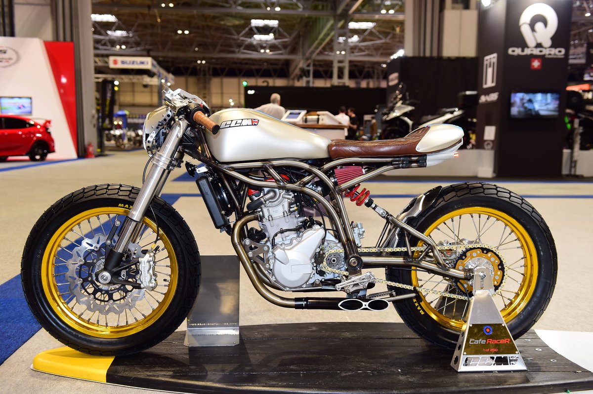 dennis_goodwin's tweet photo. My favourite bikes @motorcyclelive @KawasakiUpdate @CCMMotorcycles @VonDutchLLC #MACMotorcycles https://t.co/7qI4wEjBj0