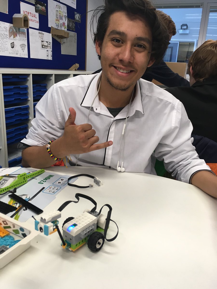 LegoMasterLDE's tweet photo. Great session today training up our new soon to be @LDEUTC #legoambassadors thank you @Ismail_a_khalil &amp; @bertram_elijah for the great workshops! https://t.co/Q0UL6WjDHl
