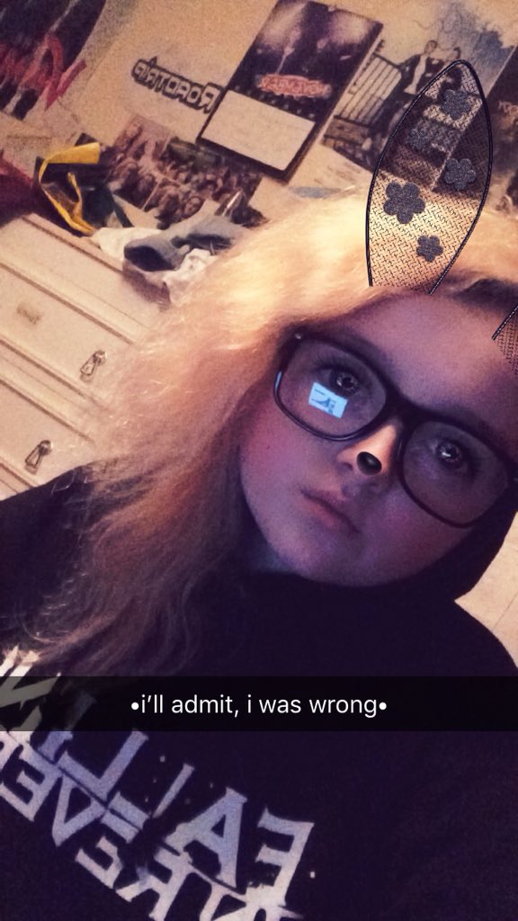 itsmaya_notmia's tweet photo. #SelfieForCal @CalTurnerUK avert your eyes from this ugly mess xo https://t.co/4g3k3heHUo