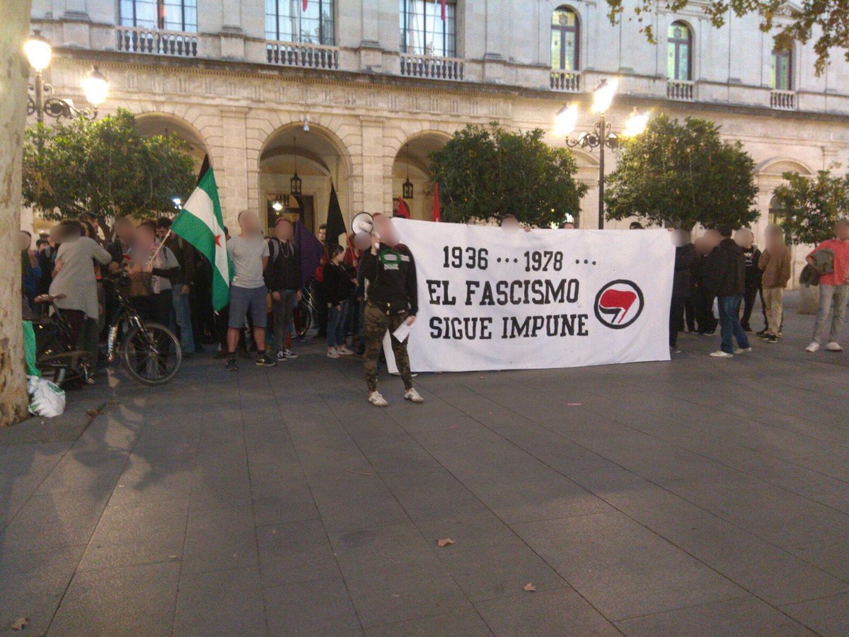 SVQPATODAS's tweet photo. Como cada 20 de Noviembre, salimos a denunciar la impunidad de la que goza el fascismo en el Estado Español. 
Por una Sevilla pa todas y libre de fascismo. Organízate y lucha. Por la dignidad, la memoria y la libertad.
¡NO PASARÁN! https://t.co/1tgStLuiNf