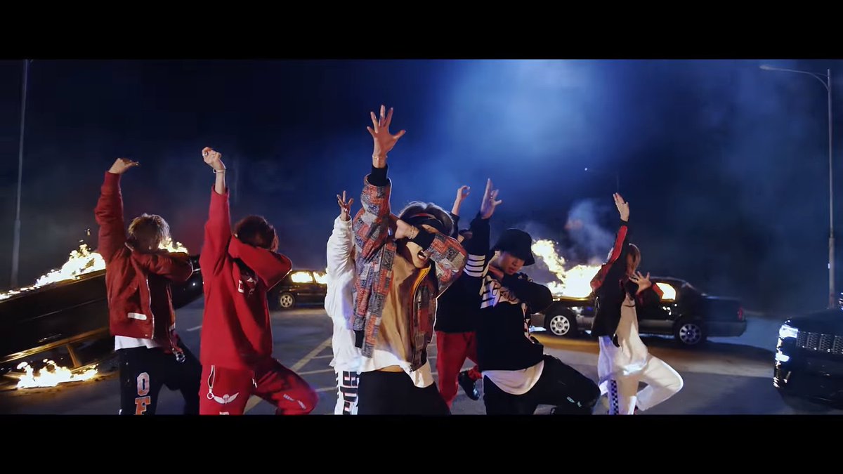 BTSisMedi's tweet photo. @ShawnMendes @BTS_twt MIC DROP literally Jaw drop #MUSICUNIVERSALLANGUAGE https://t.co/DjwPPFlmSV