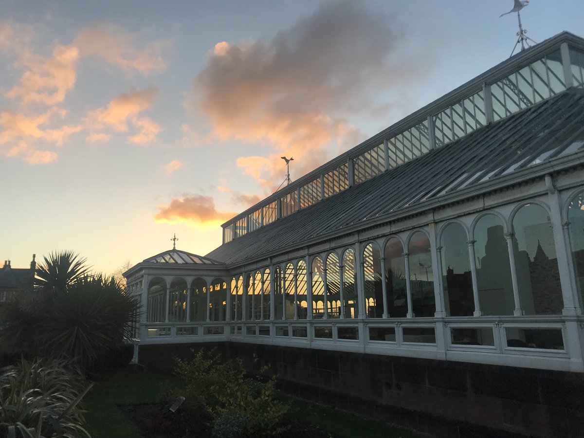 Free Yoga takes place every Tuesday at 9:30am @glasshousepark as part of our #RealLifeSocialNetworks programme. theislagladstone.co.uk/stanley-park/s…