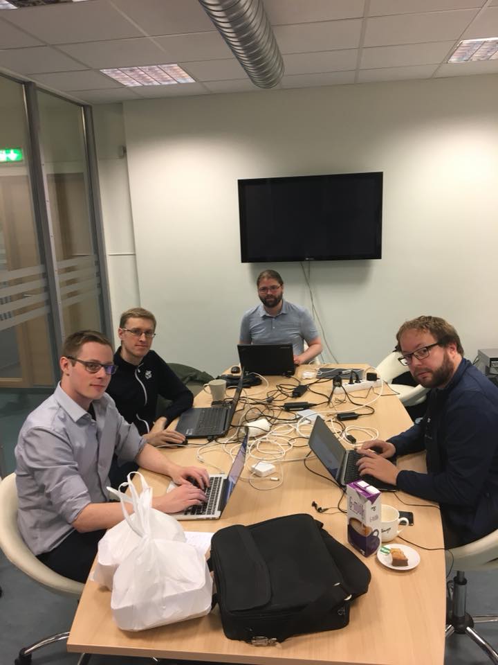 TeddiLeBig's tweet photo. Píratarnir Helgi Hrafn og Smári McCarthy að bjarga tölvugögnum er modern day Fjölnir Þorgeirs að bjarga hestunum. https://t.co/oO6cYta9Ps
