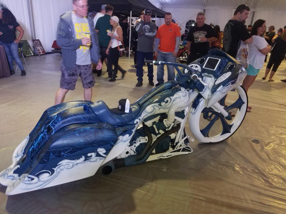 BaddestBagger's tweet photo. The Baddest Bagger in St. Pete Beach! Benz and Bikes' #BaddestBagger #BaggerNation #BikeShow #WINNER #winning #RoadGlide #HarleyDavidson #FirstEver https://t.co/Oy3BEzQO9C