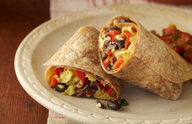 eatfresh_org's tweet photo. These hearty egg burritos are so good that you'll wish they served these at your local taqueria. #MeatlessMonday https://t.co/8Avvhusu5g https://t.co/aYOUyKP9SL
