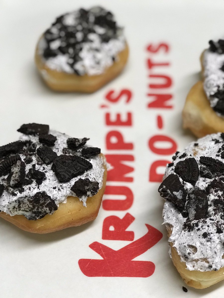Krumpes's tweet photo. #oreo #mysterymonday #KrumpesDonuts #oreocream #oreotopping https://t.co/oqTd80k8EA