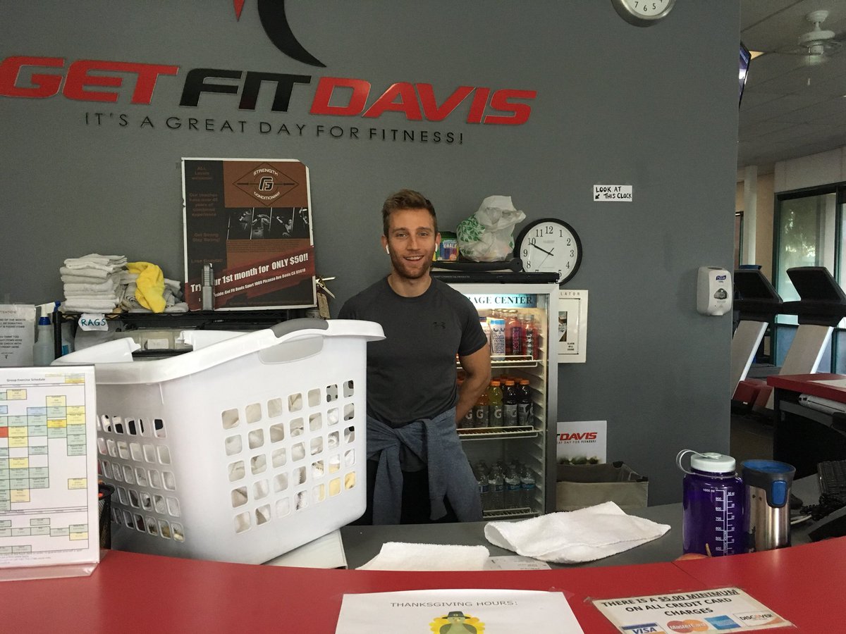 GetFitDavis's tweet photo. Happy Monday GFD Fam! Holla atcha boy 💪🏻👋🏽 #GFDPower #Gym #Fitness #Motivation #Health #PersonalTrainer https://t.co/anbyvhdOVz
