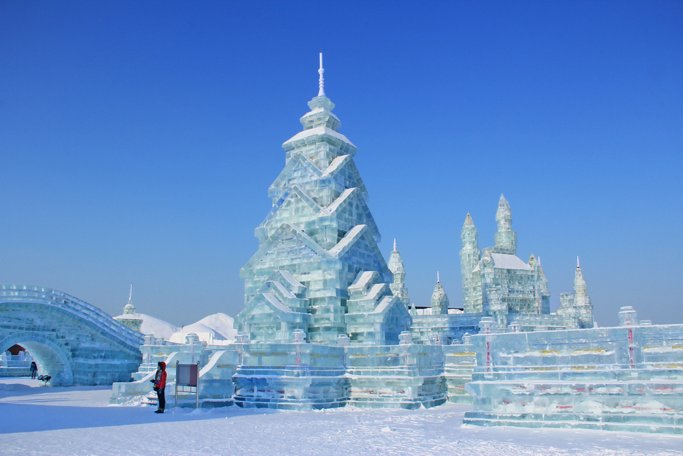 Of_Wonderland_'s tweet photo. #DidYouKnow that #Harbin is the coldest city of #China and for this reason its called the #IceCity? This #city each year hosts the #HarbinInternationalIce and #SnowSculptureFestival, the largest #snow #festival in the #world. https://t.co/6aZQFmDDjH