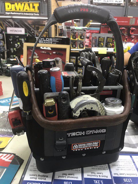 Dynamitetools's tweet photo. A valued customer stopped by in need of a tool bag. He took the Veto Tech OT-MC out to his truck. Minutes later, he came back with this. It was a perfect match; all his tools, nicely organized in one tool bag. #myveto #howdoyouveto #vetopropac Get Yours: https://t.co/oS5fcrxhkg https://t.co/AFXDRsgaRJ