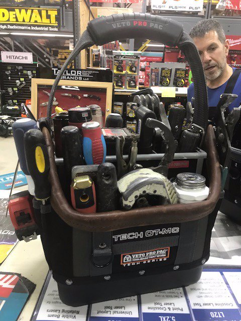 Dynamitetools's tweet photo. A valued customer stopped by in need of a tool bag. He took the Veto Tech OT-MC out to his truck. Minutes later, he came back with this. It was a perfect match; all his tools, nicely organized in one tool bag. #myveto #howdoyouveto #vetopropac Get Yours: https://t.co/oS5fcrxhkg https://t.co/AFXDRsgaRJ