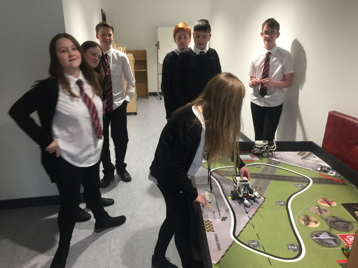 FATech_Ed's tweet photo. Robot Gender wars - the boys using telepathy to thwart Siobhanโs attempt! #JediMindTricks #RampChallenge https://t.co/OqREkaFZhp