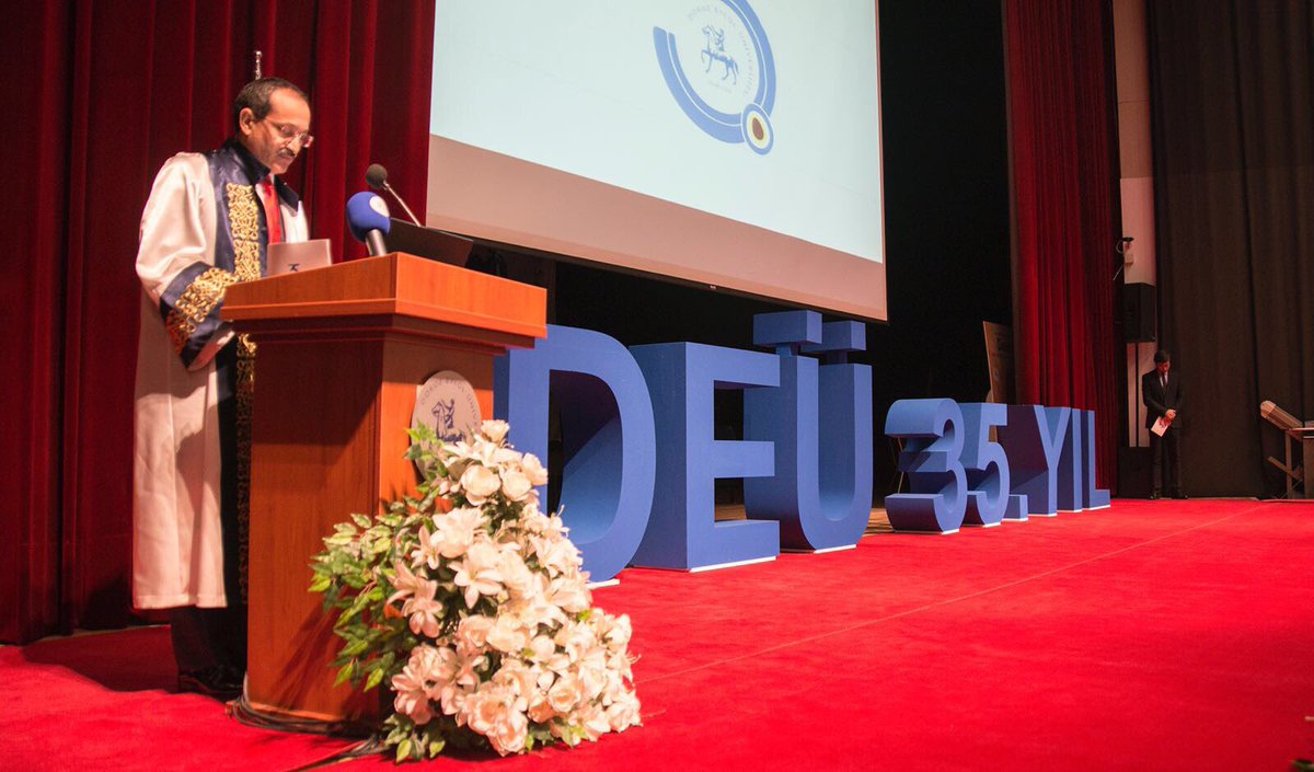 ercelik2000's tweet photo. Üniversitemizin Kuruluşunun 35.yılını çoşkuyla kutladık.Üniversite değerlerine sahip çıkarak ilk yönetim kurulu üyelerini onure etti. https://t.co/4fEciqkd5e