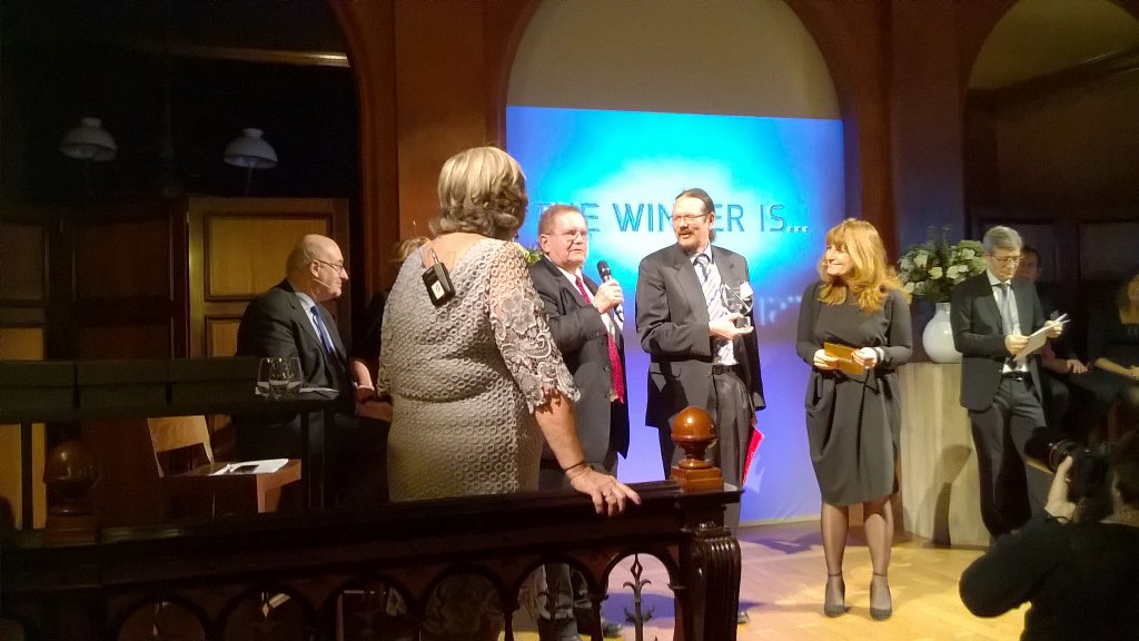 PauliPullinen's tweet photo. European Broadband Award Helsingin Valokuktuverkot voitti gategorian openess and competition. Onnea!🏆 https://t.co/eXRcg4i9ix