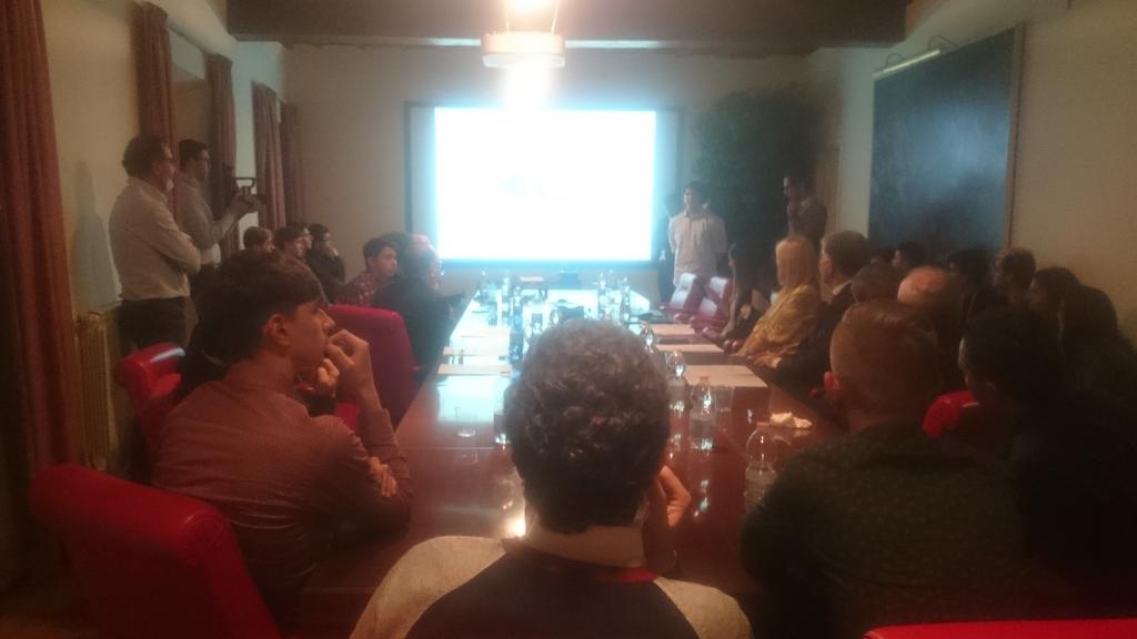 AlessioZagaglia's tweet photo. Sono in corso in @FondazioneE  le presentazioni delle idee innovative dei 2 team dei giovani studenti finalisti del progetto #IoTAcceleration con @fmdigitale https://t.co/90MsxPrA2j