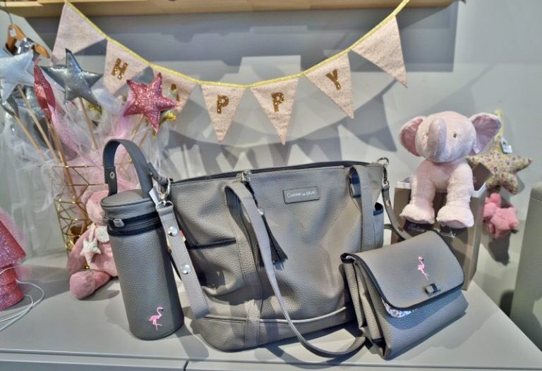 commeuneplume_'s tweet photo. ☺️ Comme une plum’ est dans @lyonpeople ce mois-ci ☺️ #CommeUnePlum #SacALanger #ParentsMaisPasQue #MamansMaisPasQue #LesEnfantsReveurs #InLyon #MagazineLyonnais #Communication #BoutiqueEnfants #BoutiqueBébés #Puériculture https://t.co/b4GmAmtR1e